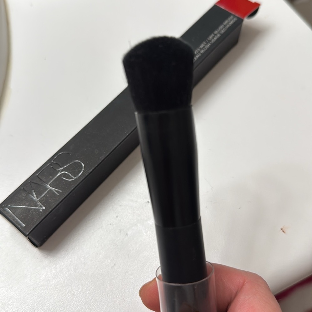 Nars #23
Wet/Dry Blush brush